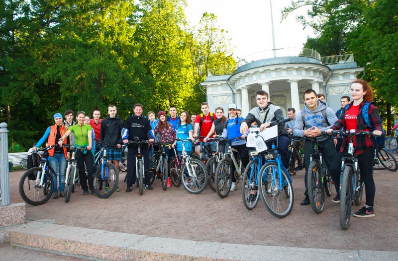 В Санкт-Петербурге прошла вторая открытая велопрогулка с ректором Университета ИТМО