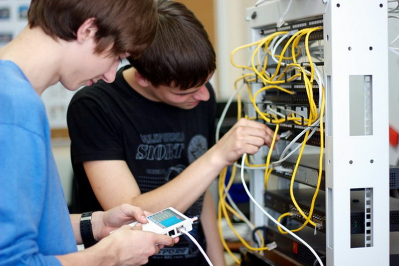 Студенты факультета инфокоммуникационных технологий спроектировали и запустили сети WiFi на 80 вокзалах России