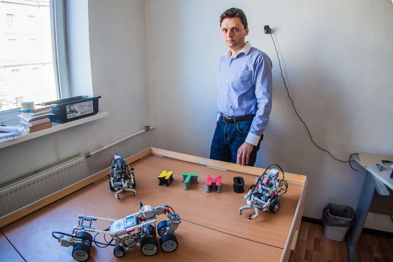 Самостоятельные роботы и путеводитель по миру: что Университет ИТМО показал на ITEA Event 2016