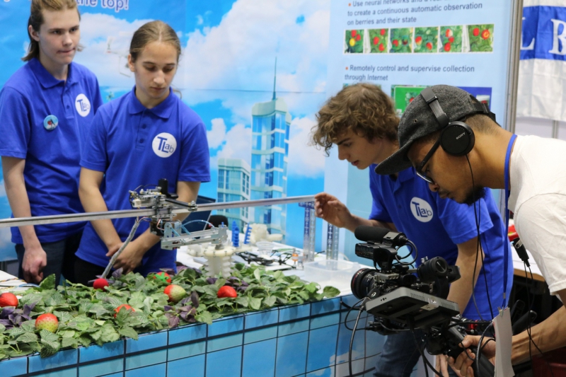 ITMO大学机器人技术团队取得了在泰国举办的WRO-2018世界奥林匹克机器人大赛的金牌