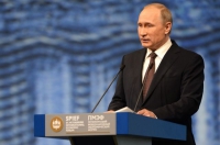 Vladimir Putin在圣彼得堡国际经济论坛上发言中祝贺圣光机大学程序设计师