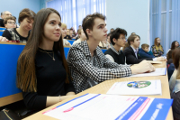 根据《Expert》分析中心的最新评级结果，ITMO大学的计算机科学专业排名是俄罗斯第一