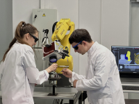 ITMO大学研发了一种用于加工医疗植入物的通用激光机器人
